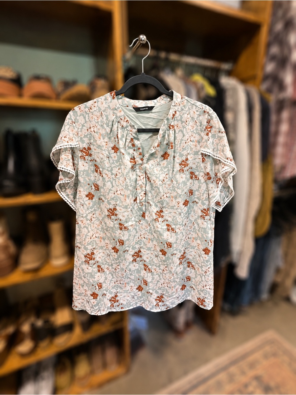 Floral Blouse in Mint with Rust Accents - Dokotoo